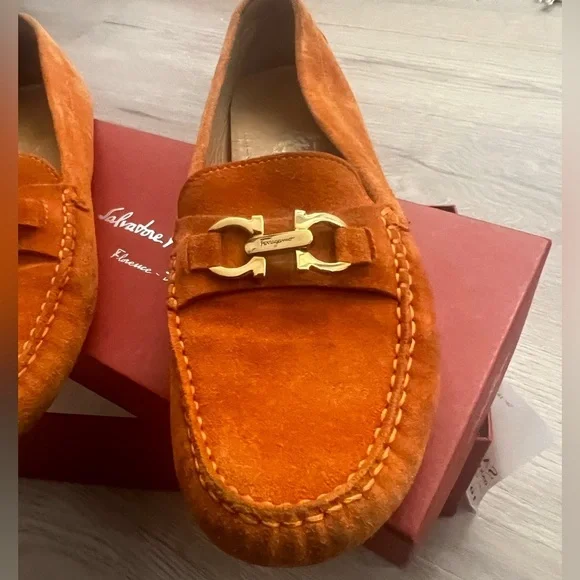Salvatore Ferragamo - SABA suede loafer slips on women size 10.5M - Picture 4 of 8